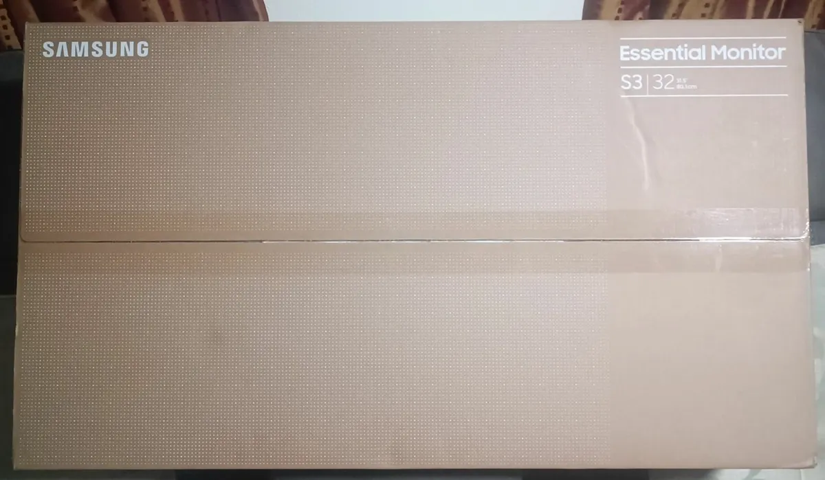 Samsung 32" Curved FHD 1080p 100Hz 1800R Monitor - Image 1