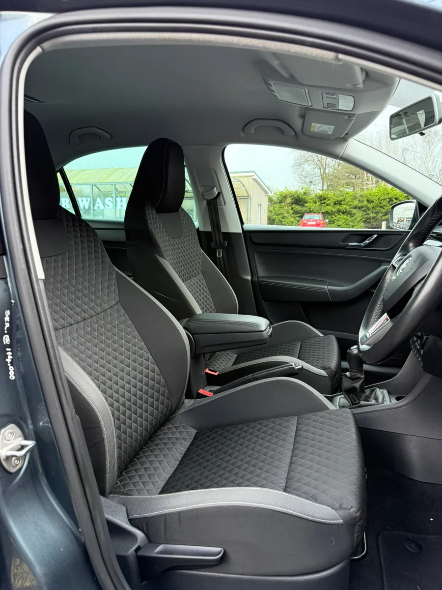 162 Skoda Rapid Sport 1.4 TDi Diesel - Image 4