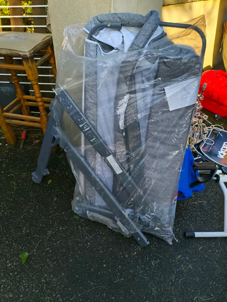 Lie by me like new travel cot free need gone asap - Image 1