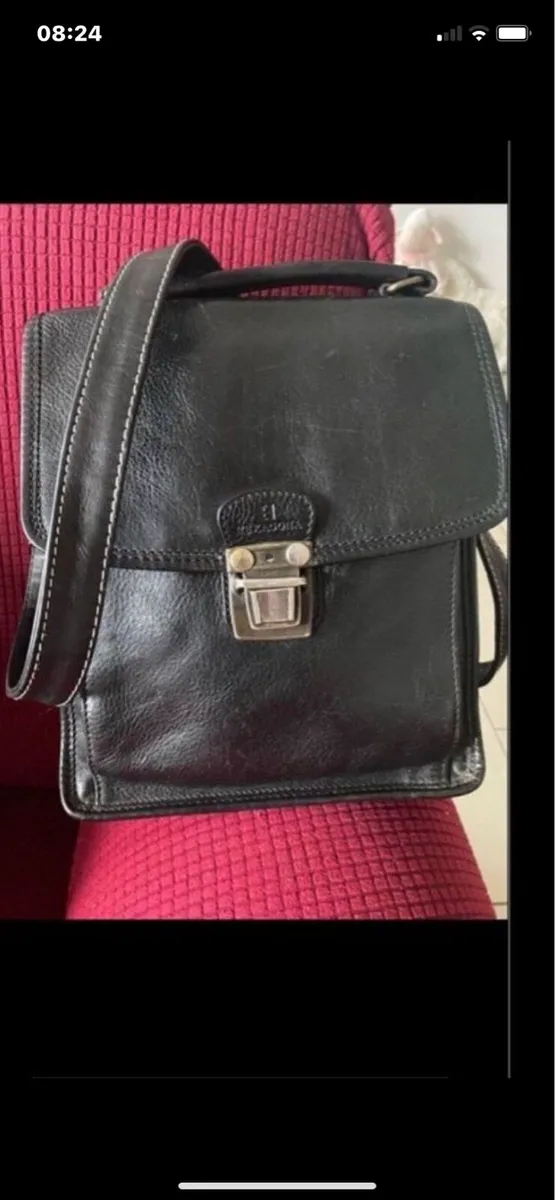 Hexagona Leather Shoulder Bag - Image 1