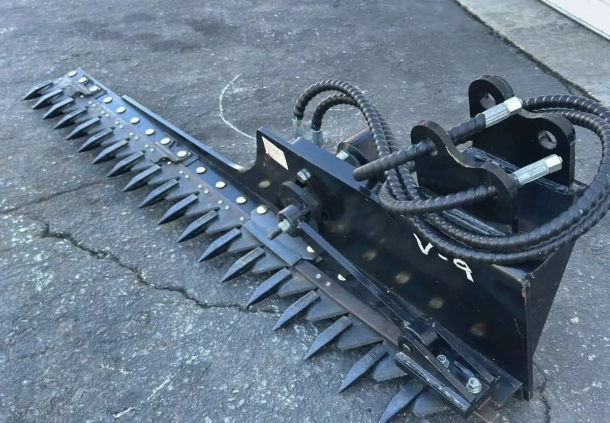 MIVA / JPC 5 FOOT MINI DIGGER HEDGE TRIMMER - Image 1