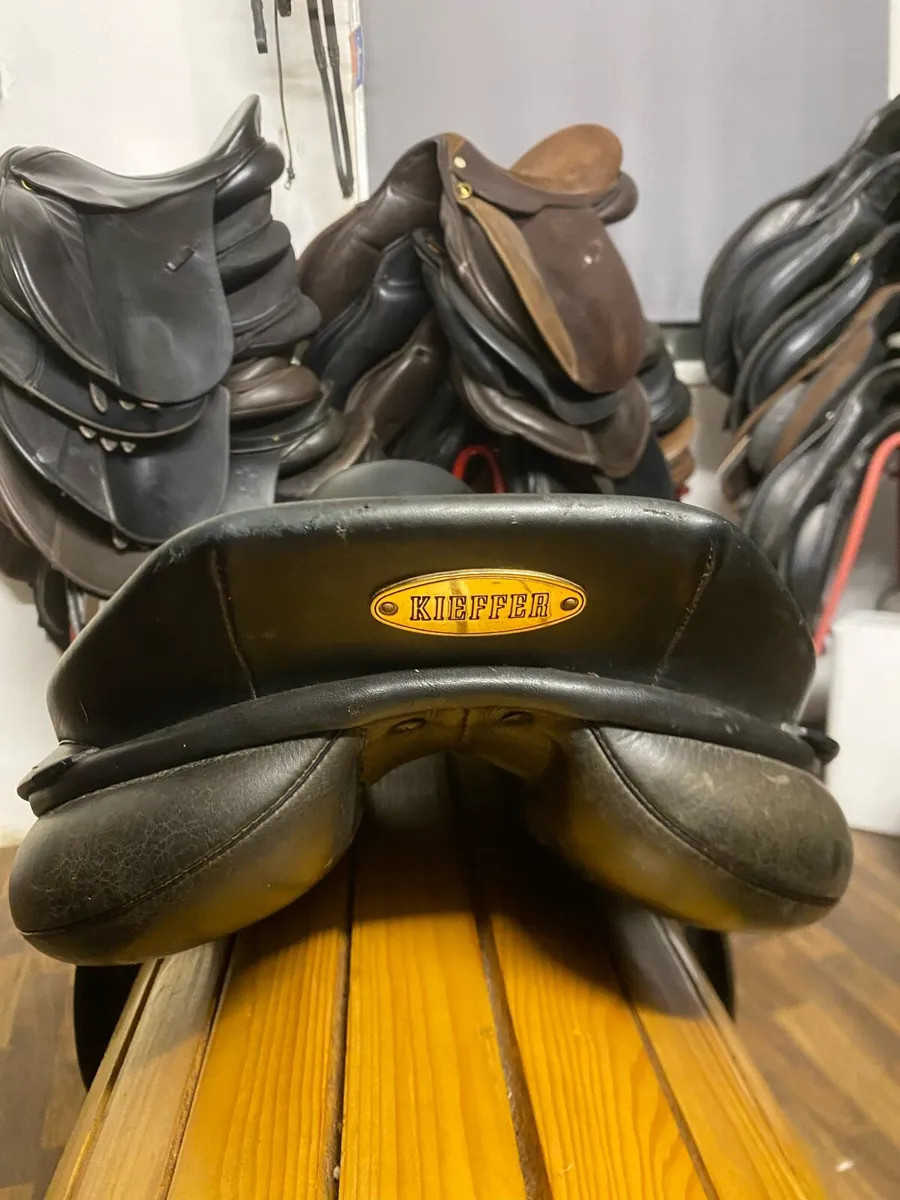17” Kieffer black Leather jumping saddle - Image 3