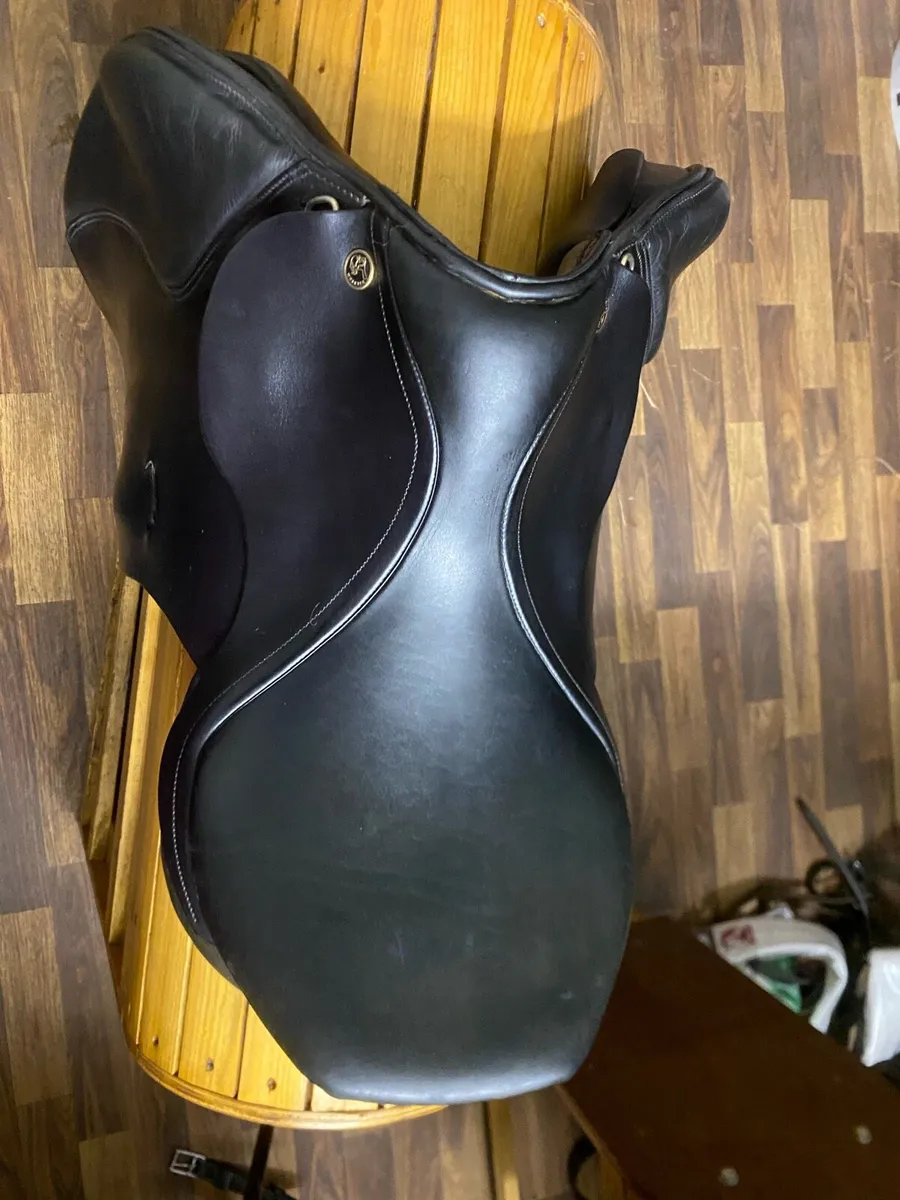 17” Kieffer black Leather jumping saddle - Image 4