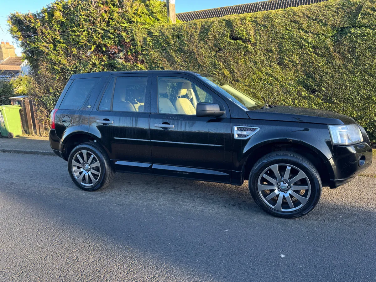 Land Rover Freelander HSE 4 wheel drive - Image 2