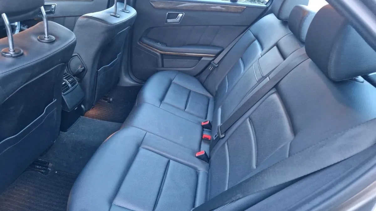 Mercedes E 220 cdi Auto - Image 4