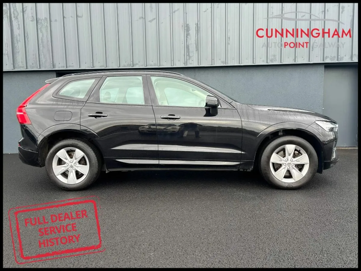 Volvo XC60 B4 AWD MOMENTUM WITH EXTRAS - Image 3