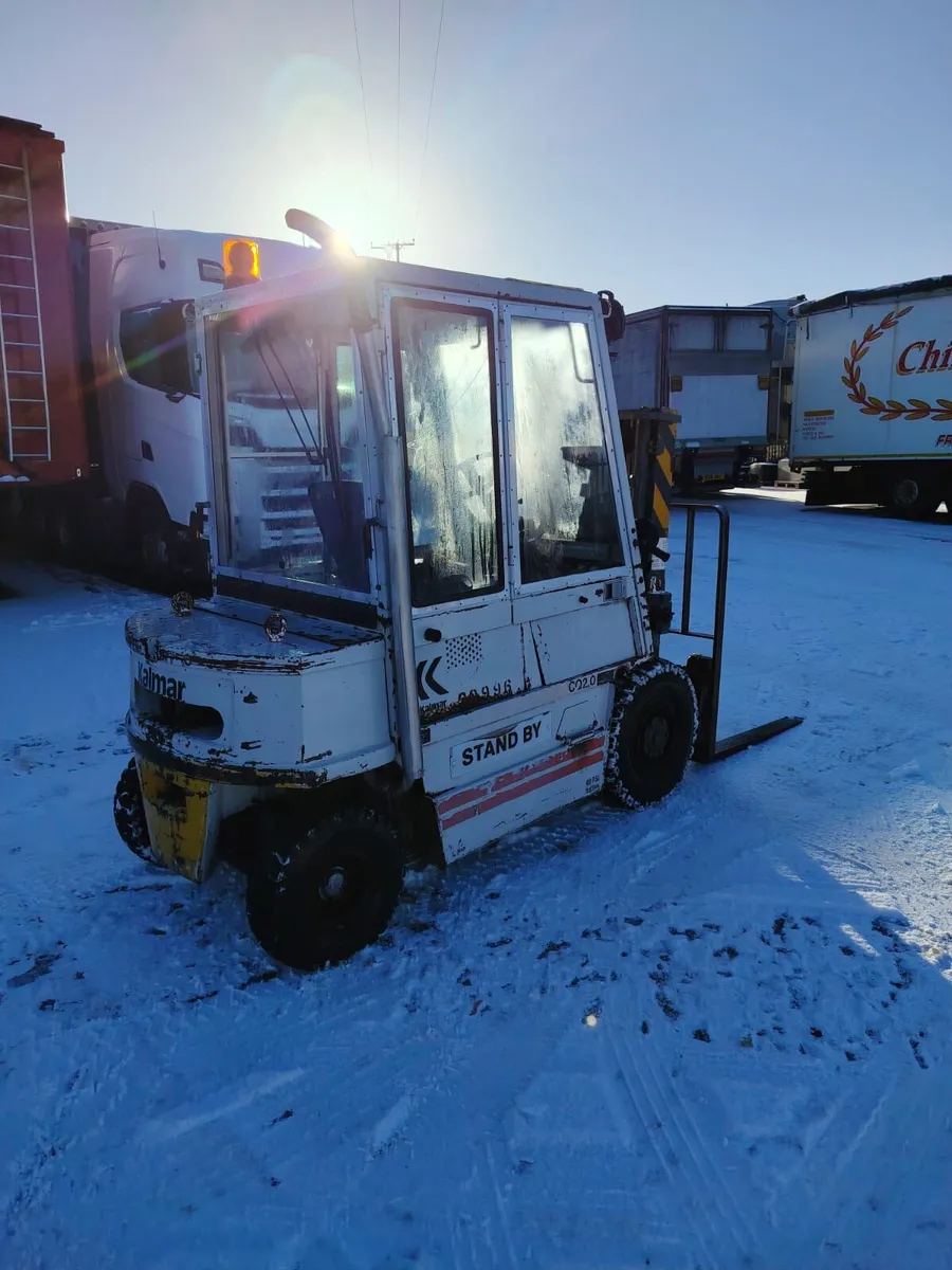 Kalmar 2 ton diesel forklift full cab container sp - Image 4