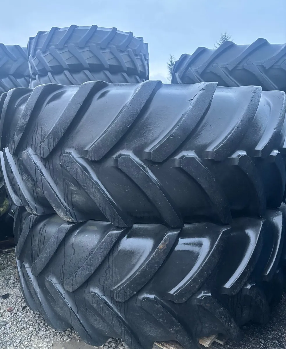 2 Michelin Radial Tyres 600 / 65 R34, 60% - Image 3