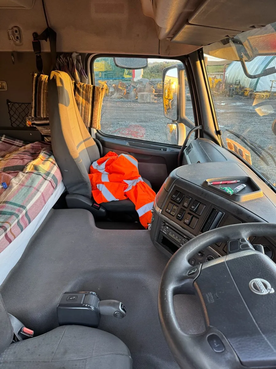 Hiab truck - Image 3