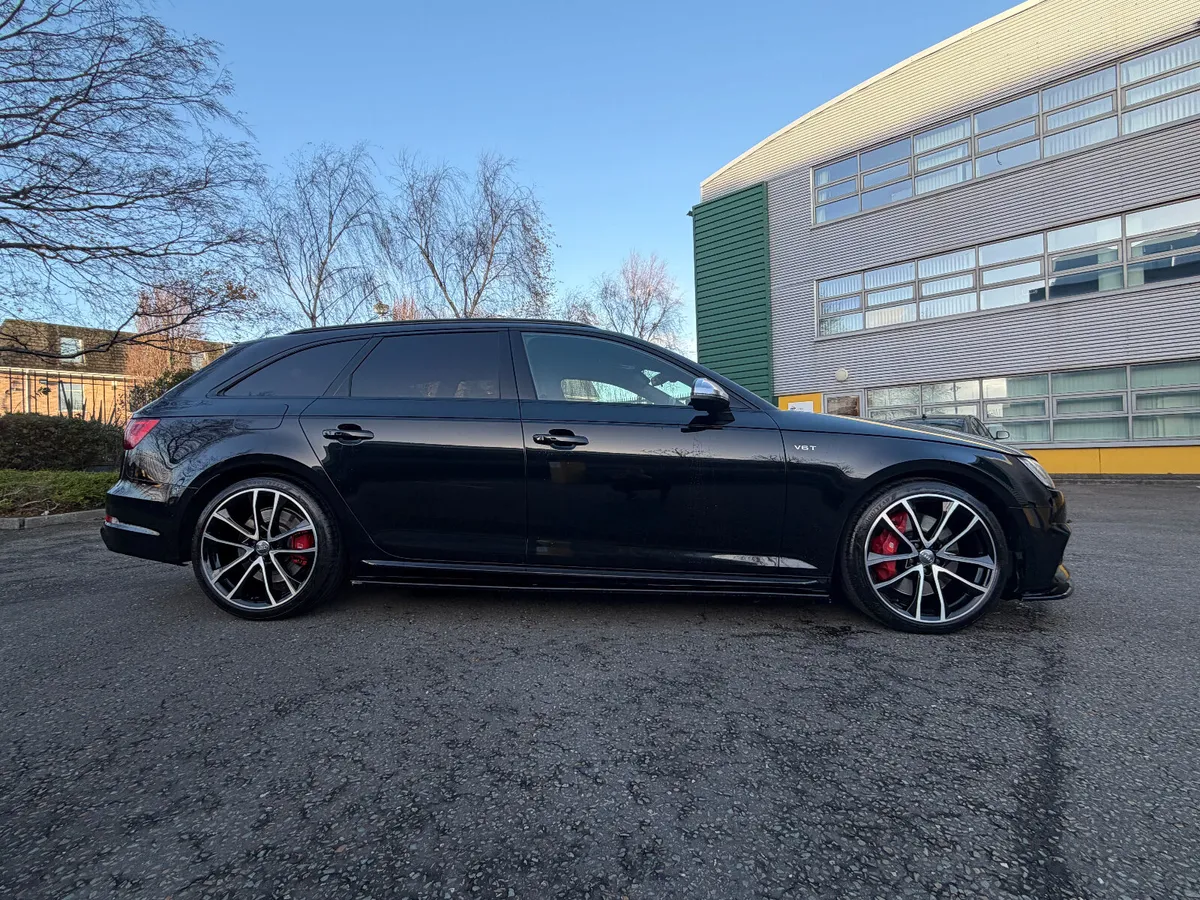 Audi S4 3.0 TFSI Turbocharged Triptronic 360 BHP - Image 4