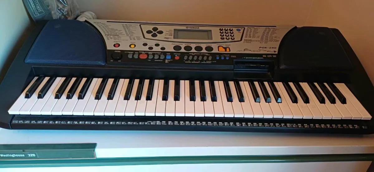Yamaha PSR-340 Portatone keyboard