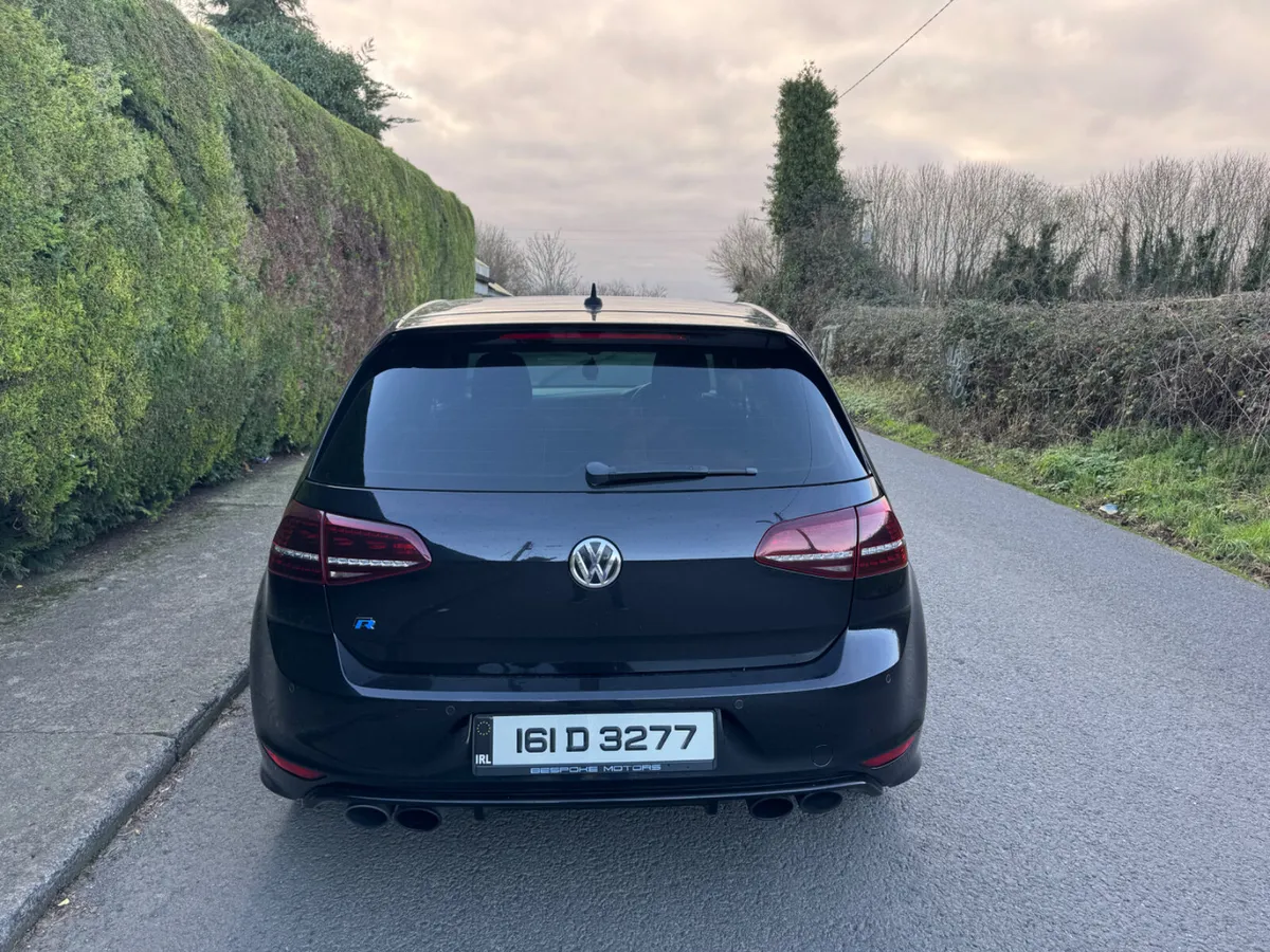 Volkswagen Golf R - Image 4