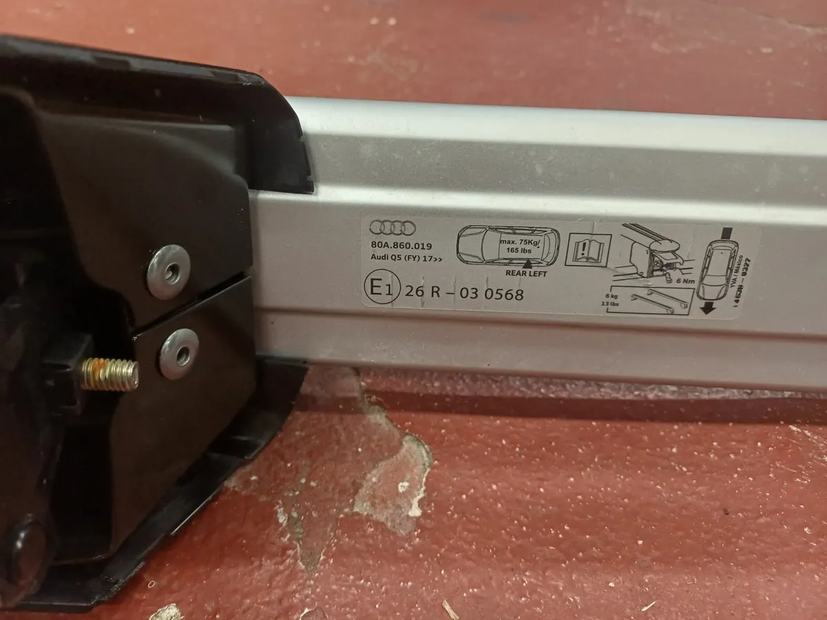 Audi Q5 Roof Bars and Bag 2017 Upwards - Image 1