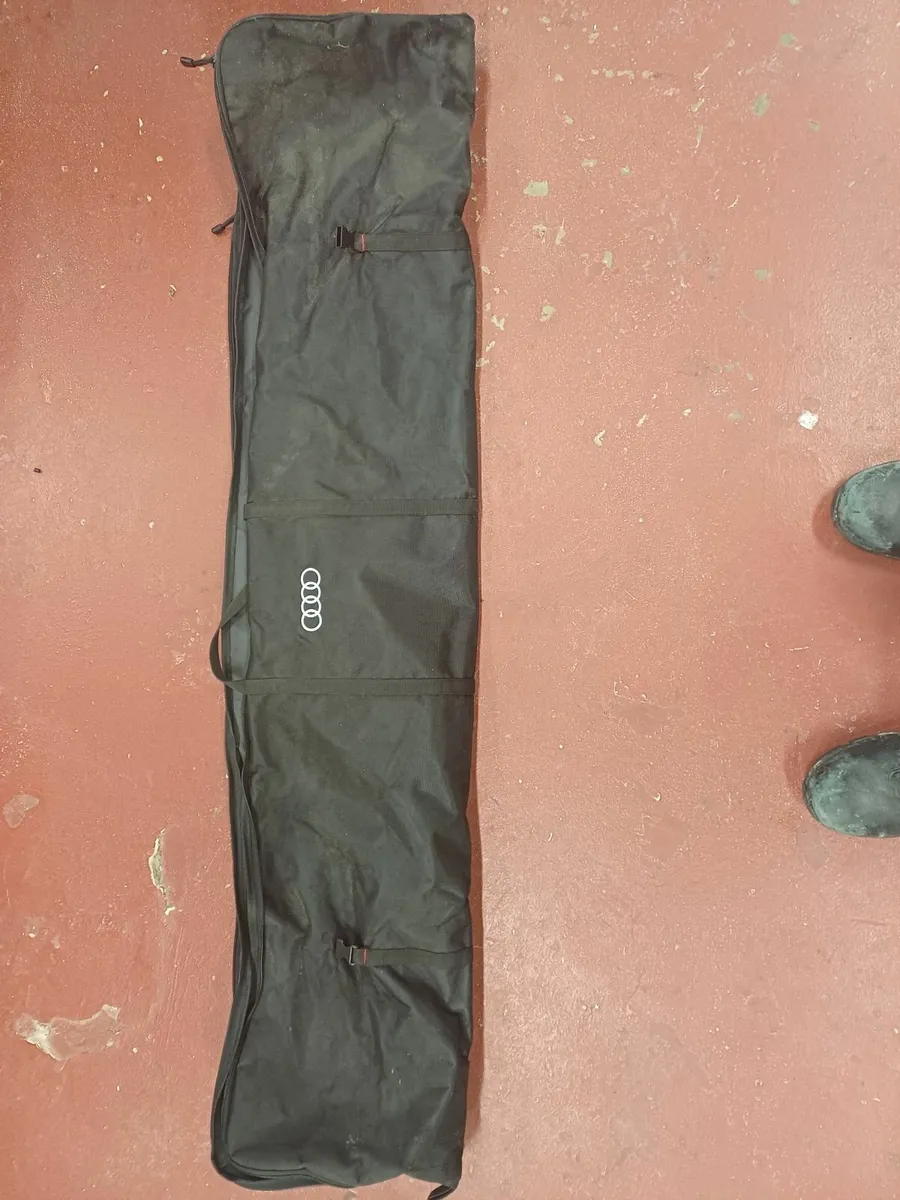 Audi Q5 Roof Bars and Bag 2017 Upwards - Image 3