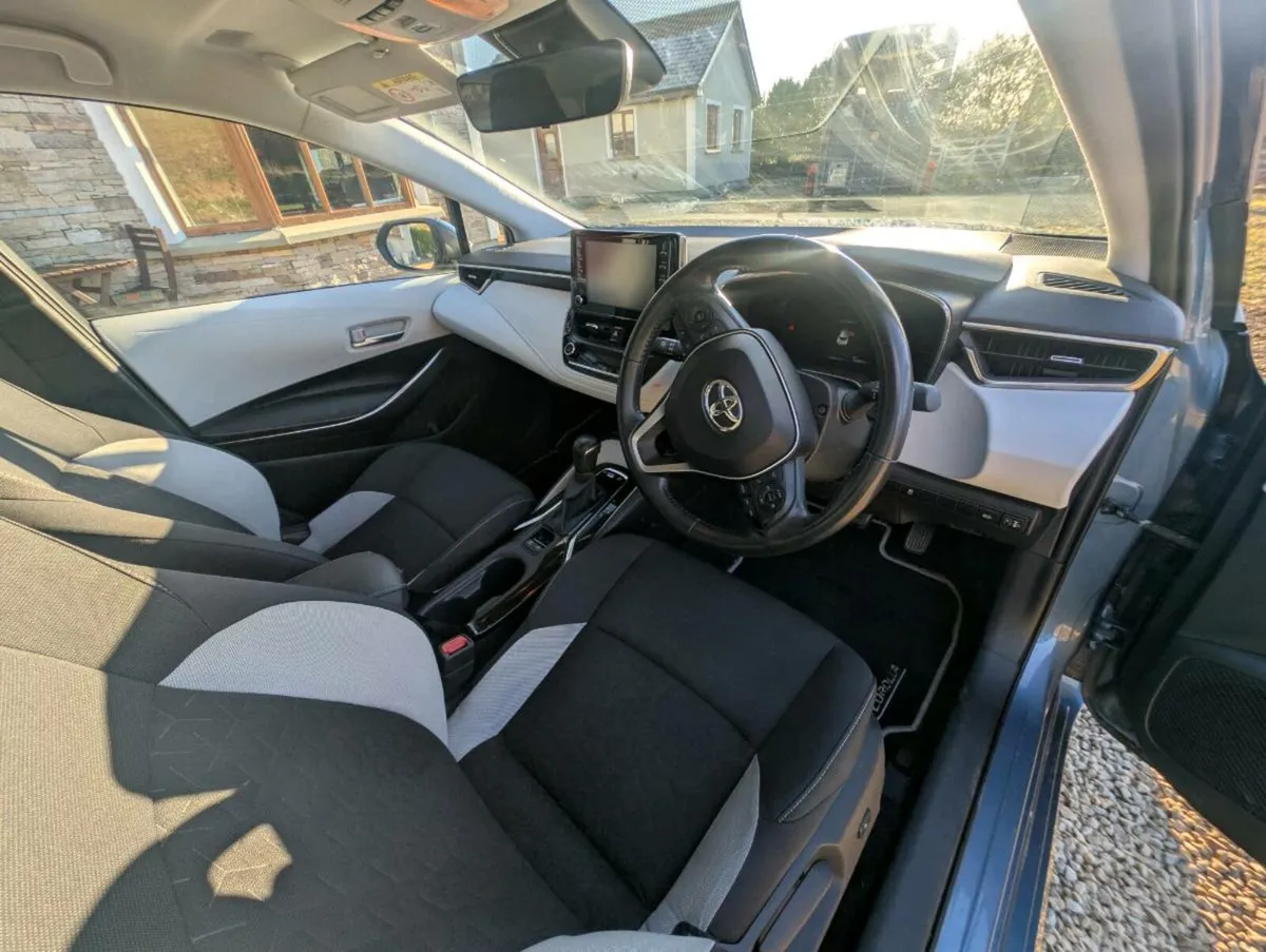 Toyota Corolla Sol Hatchback 2022 - Image 4