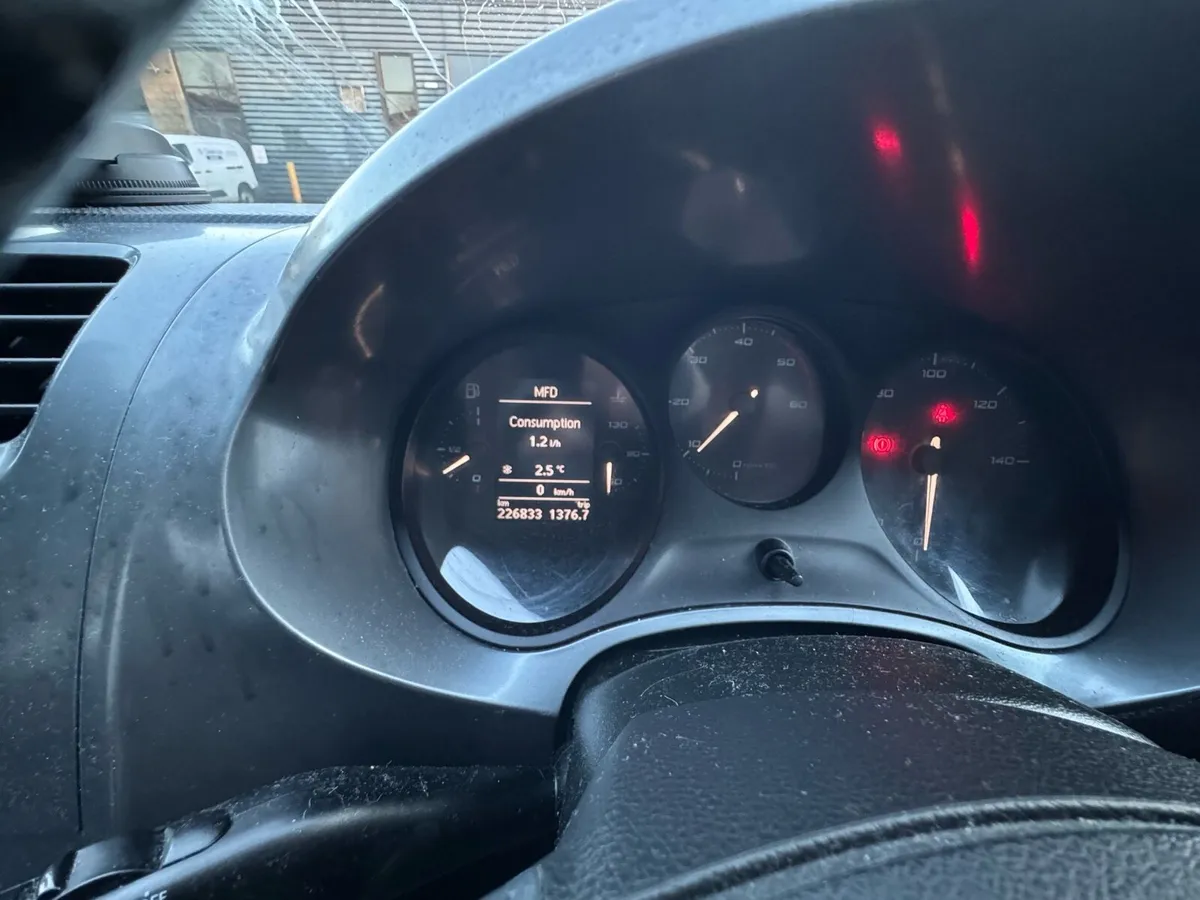 Seat Leon 2010 2.0 TDI - Image 2