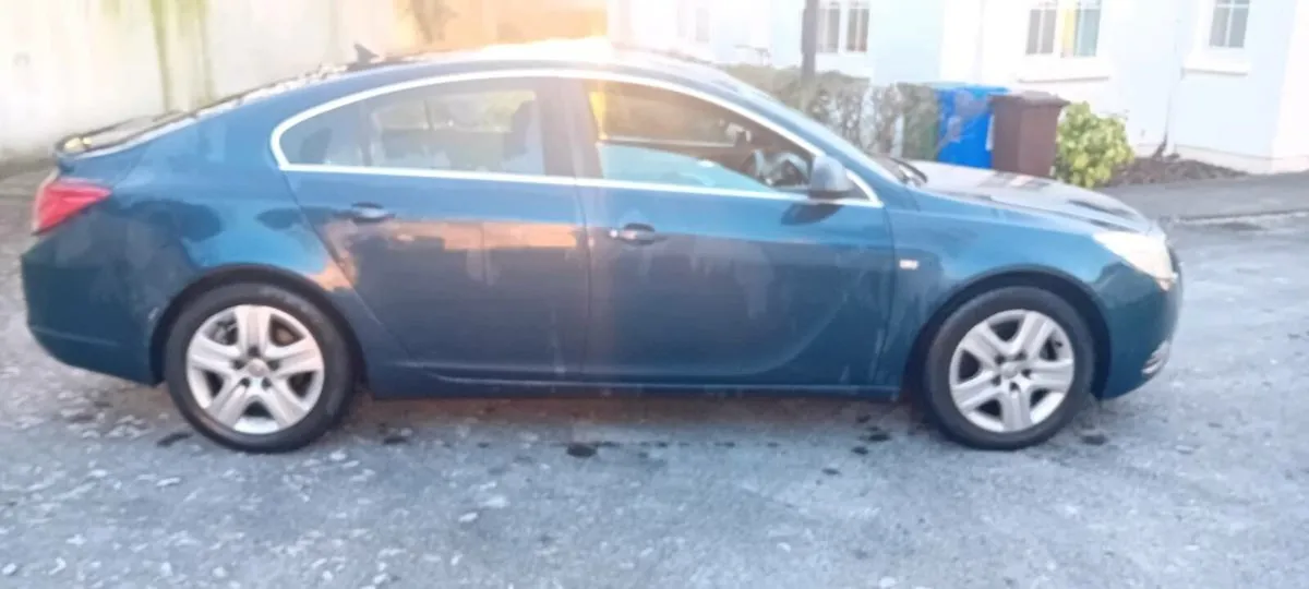 2010 Vauxhall Insignia, Nct and Tax. - Image 4