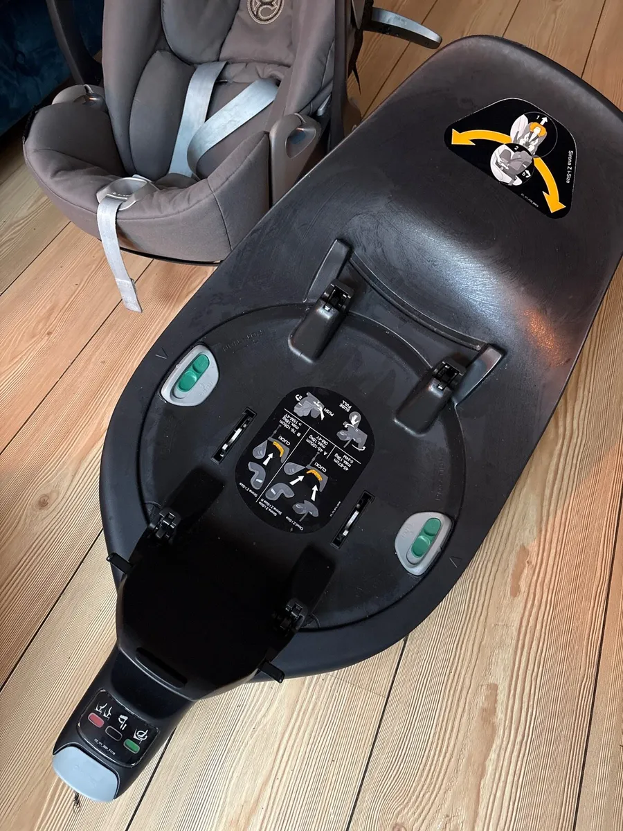 Cybex Cloud Z Car seat and 360 isofix base - Image 3