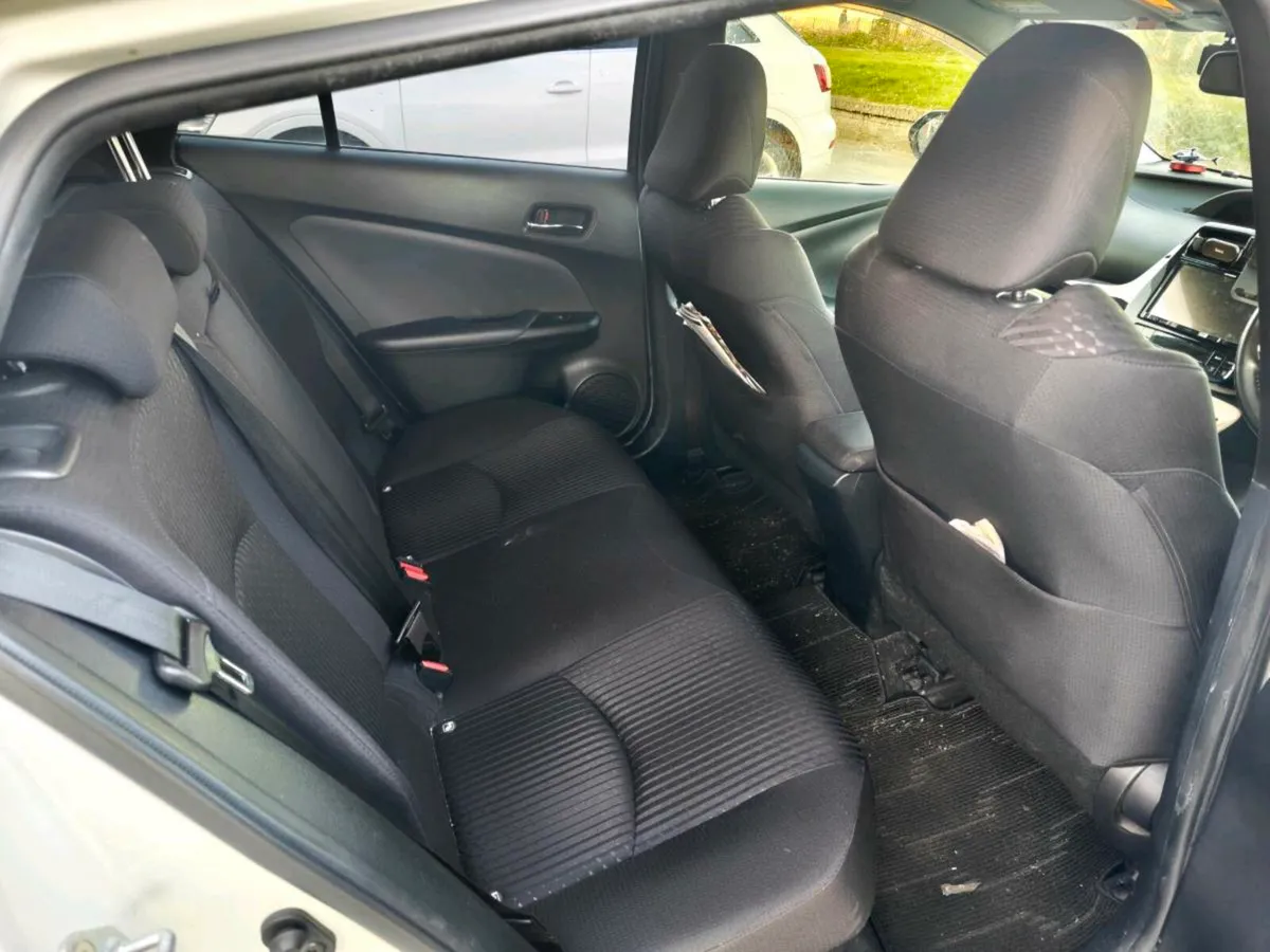 toyota prius 2019 - Image 4