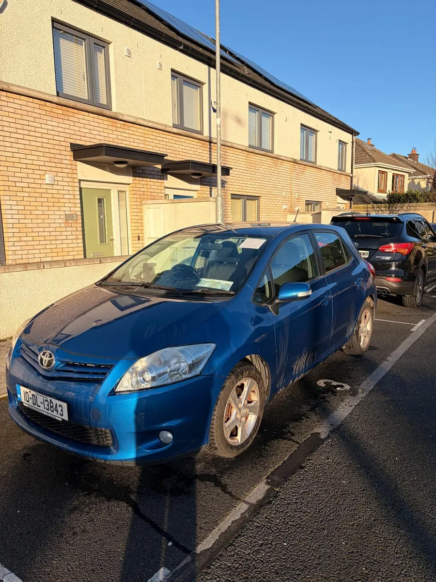 Toyota Auris 2010 - Image 1