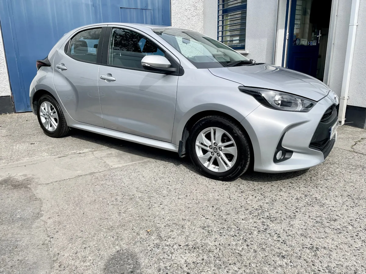 Toyota Yaris Luna 1.0 Petrol Manual 5DR Hatch,2022 - Image 2