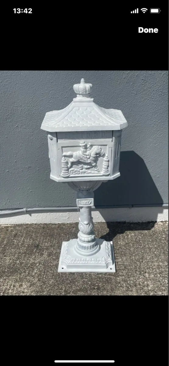 Post box - Image 1