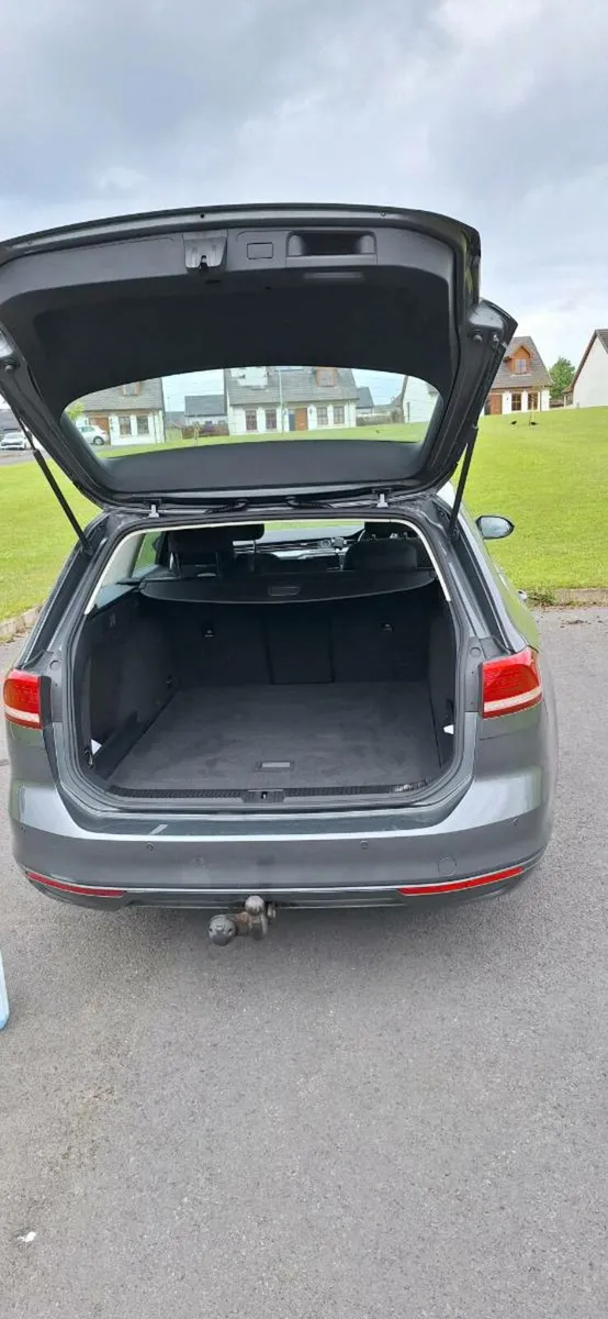 Volkswagen Passat Estate - Image 1