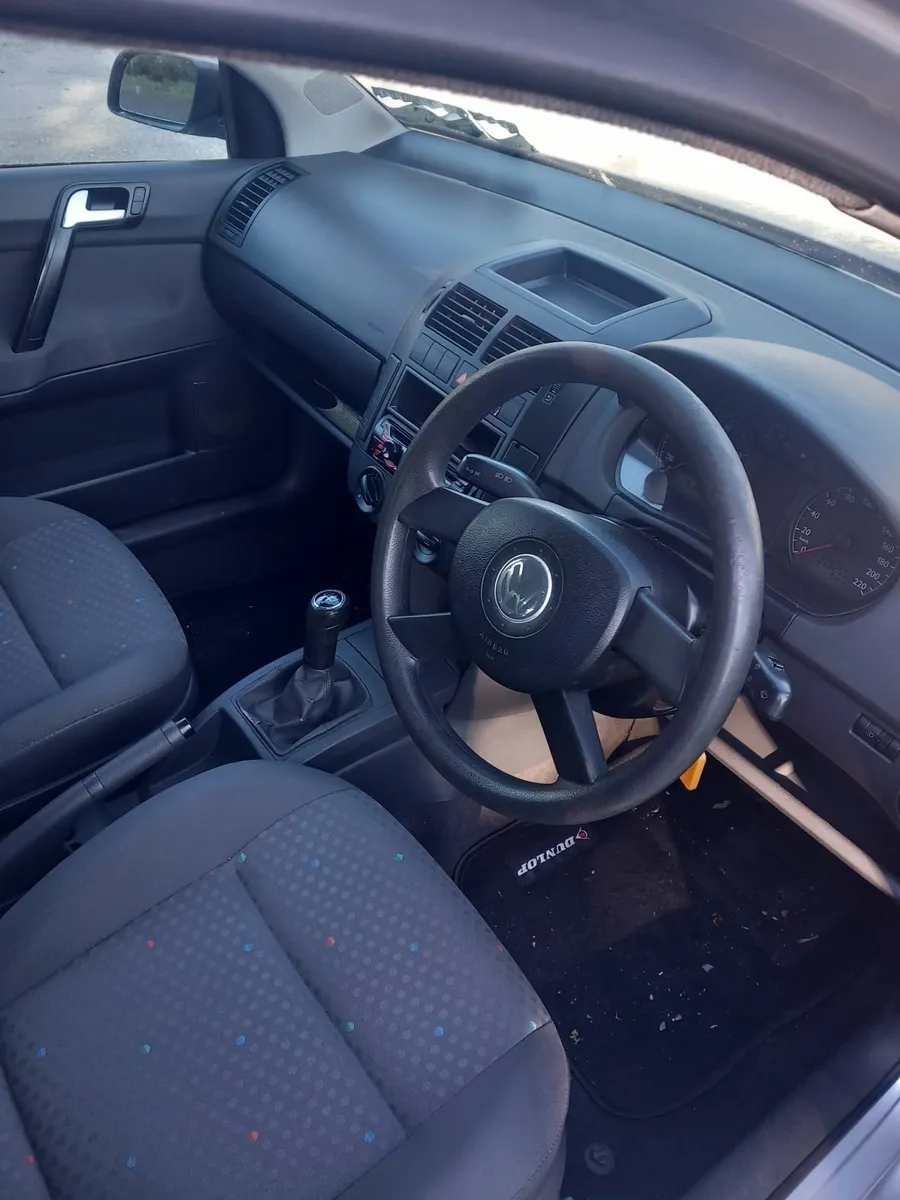 Volkswagen Polo 2005 - Image 2