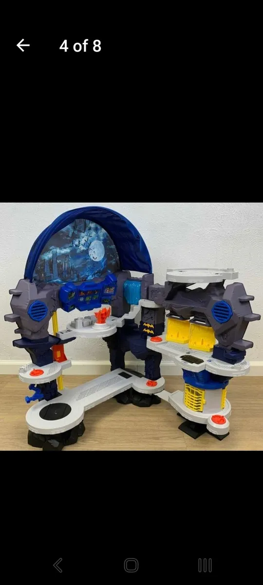 Imaginext DC Super Friends Batbot and batman cave - Image 1