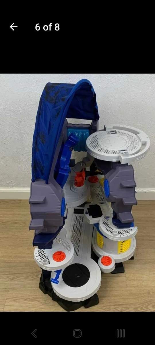 Imaginext DC Super Friends Batbot and batman cave - Image 4