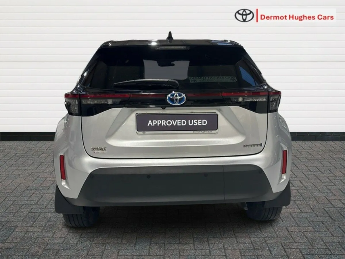 Toyota Yaris Cross LUNA SPORT HYBRID AUTO - Image 4