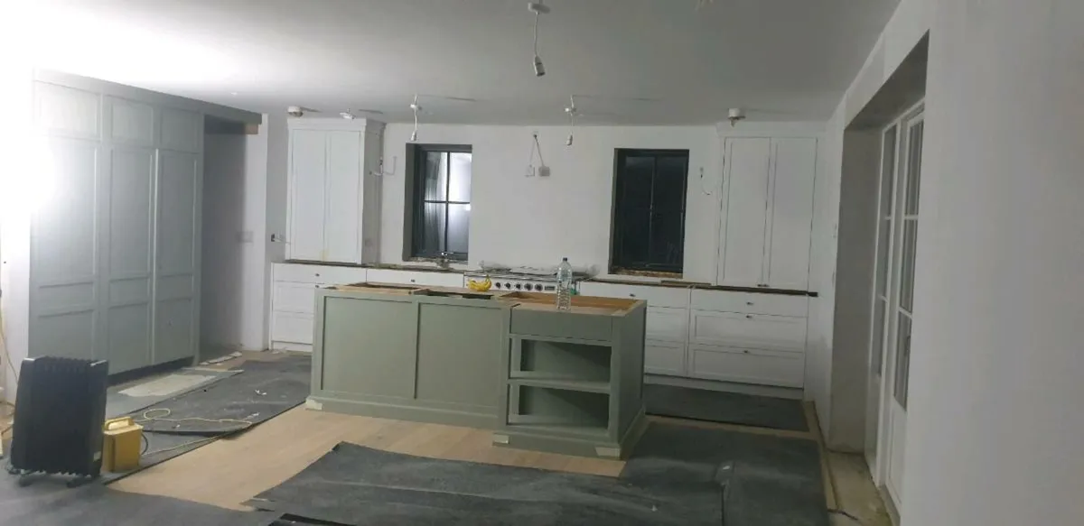 Fitted kitchens - Image 1