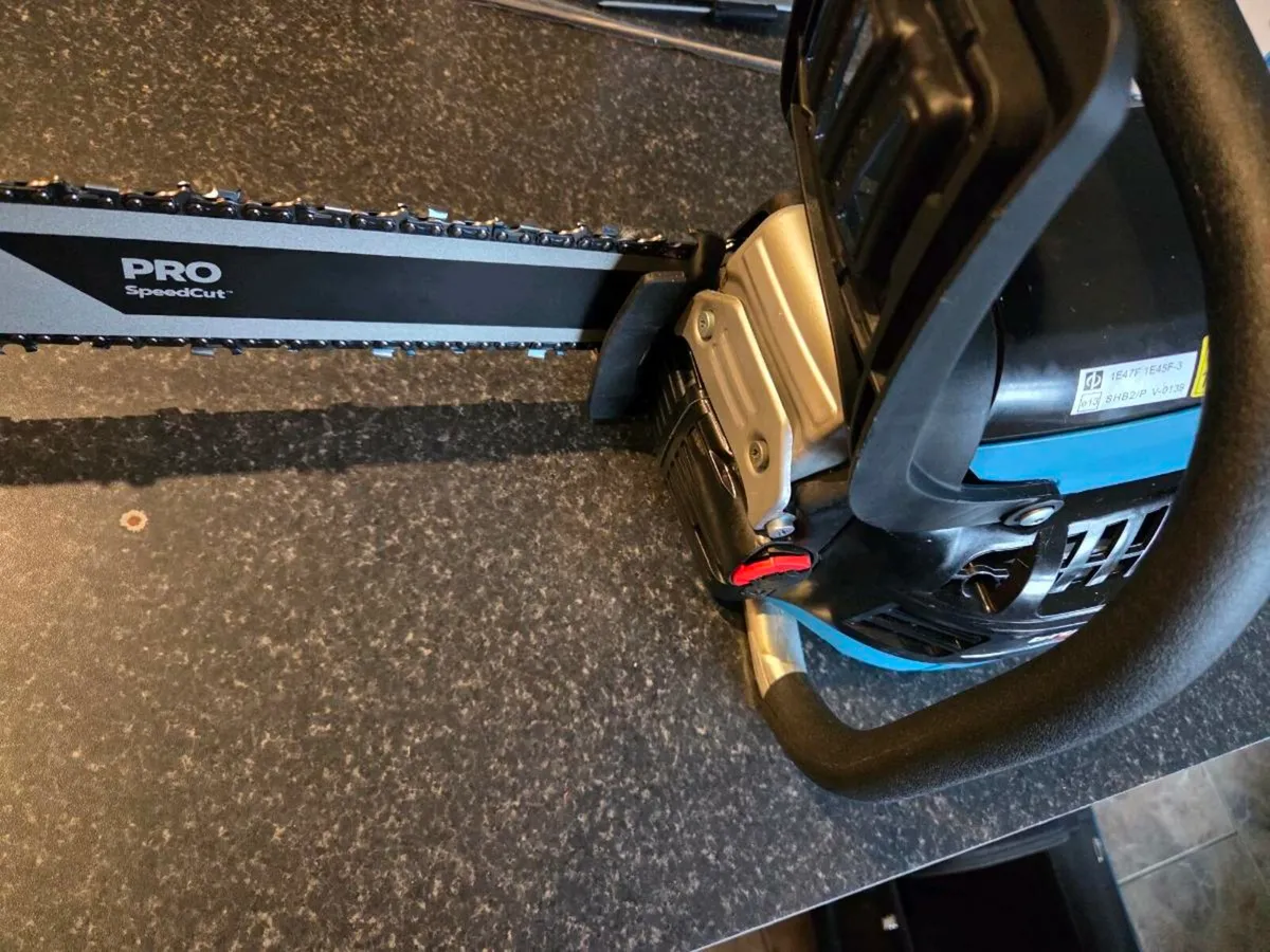 Chain Saw - Petrol - Brand NEW - Image 4