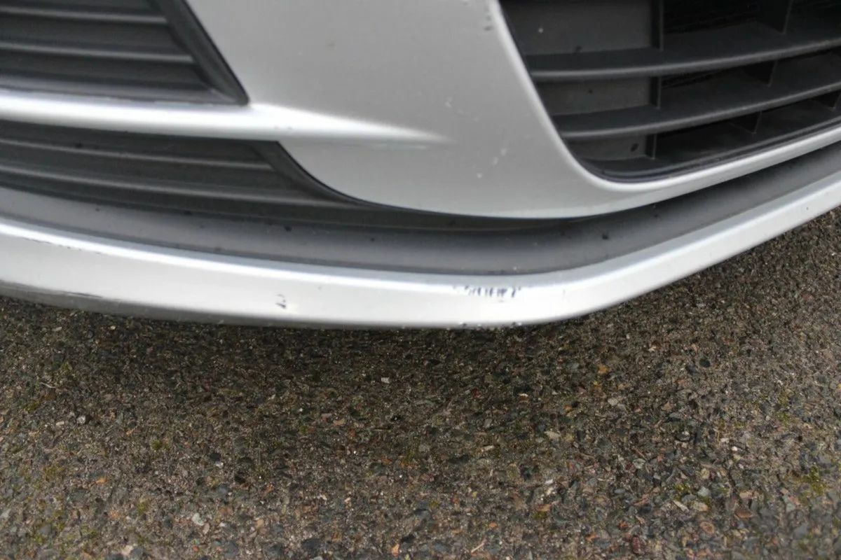 Volkswagen Golf 1.6 TDI DSG 105HP COMFORTLINE - Image 3