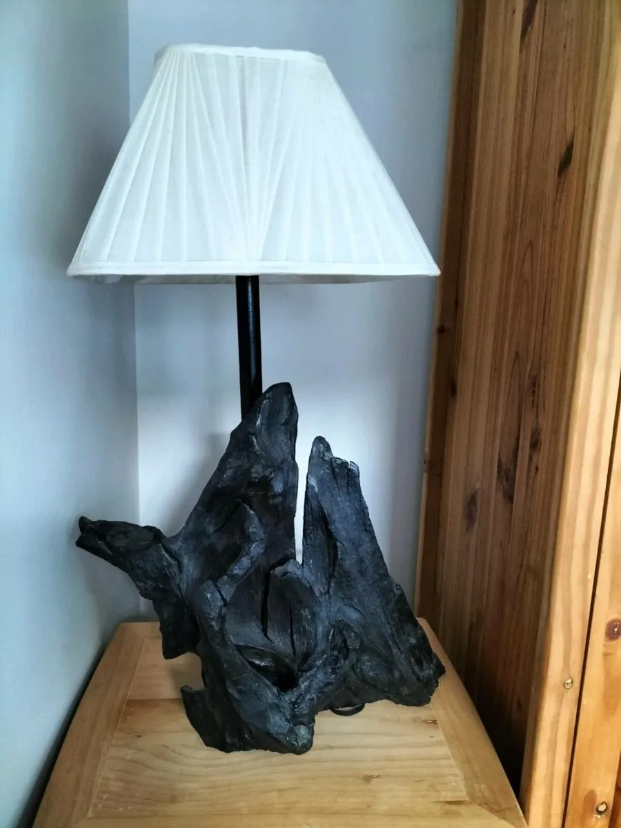 Table lamp