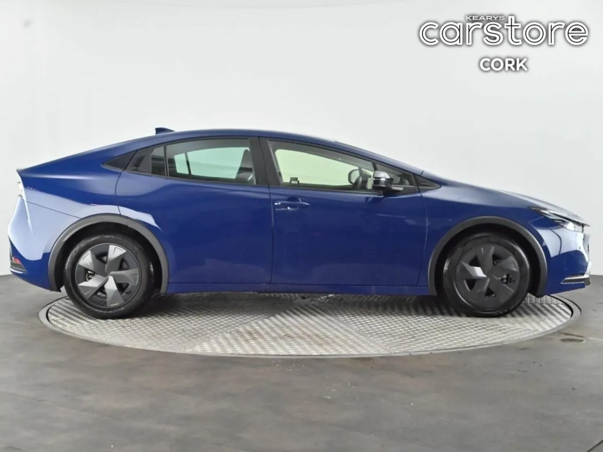 Toyota Prius 2.0 Hybrid Auto - Image 2