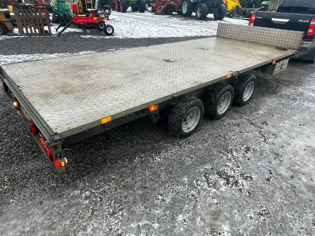 Ifor Williams 16ft x 6ft 6” Tri axle flat trailer - Image 1