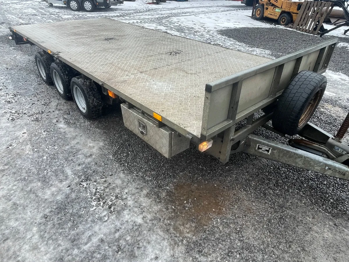 Ifor Williams 16ft x 6ft 6” Tri axle flat trailer - Image 2