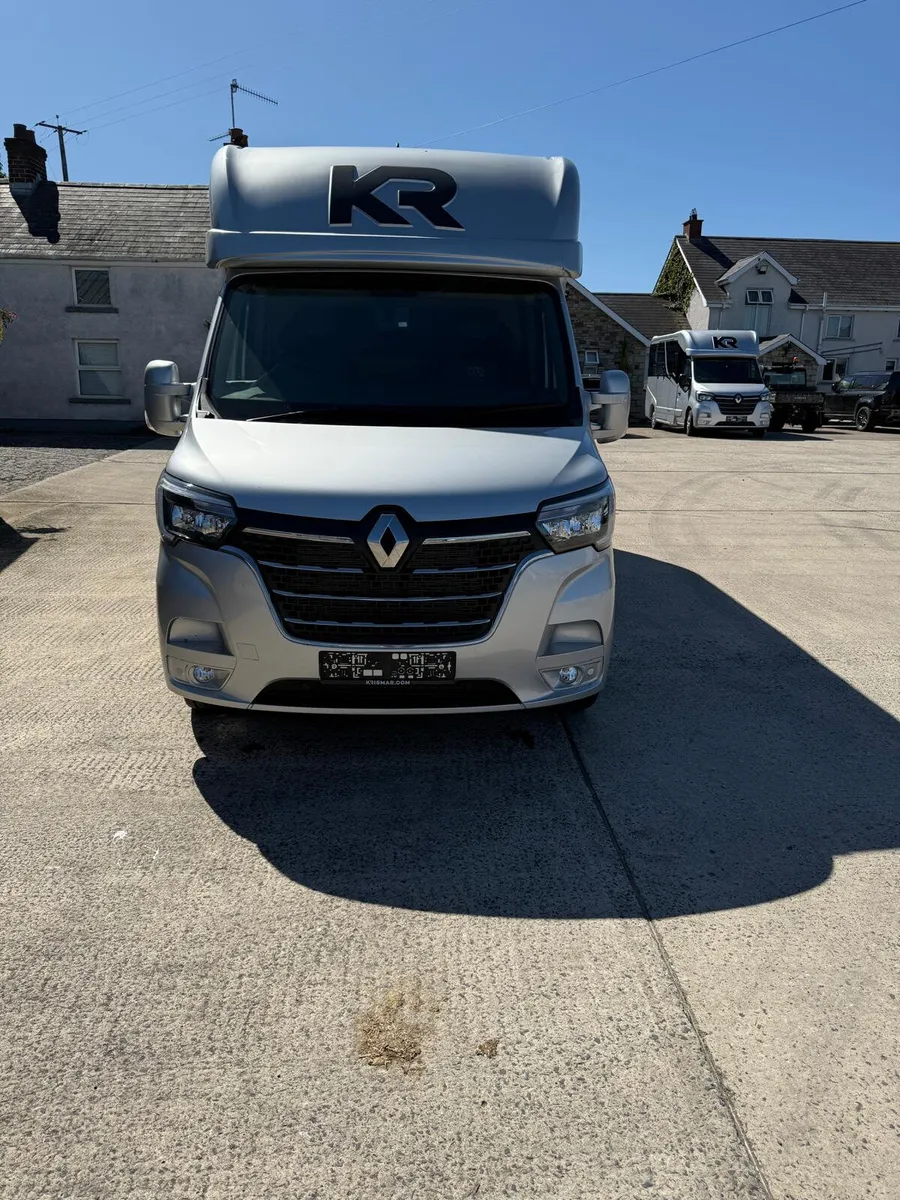 2025 New Renault Master - Image 2