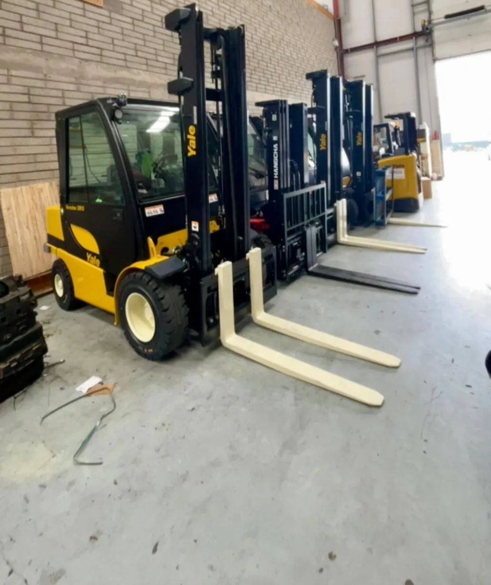Forklift - Image 2