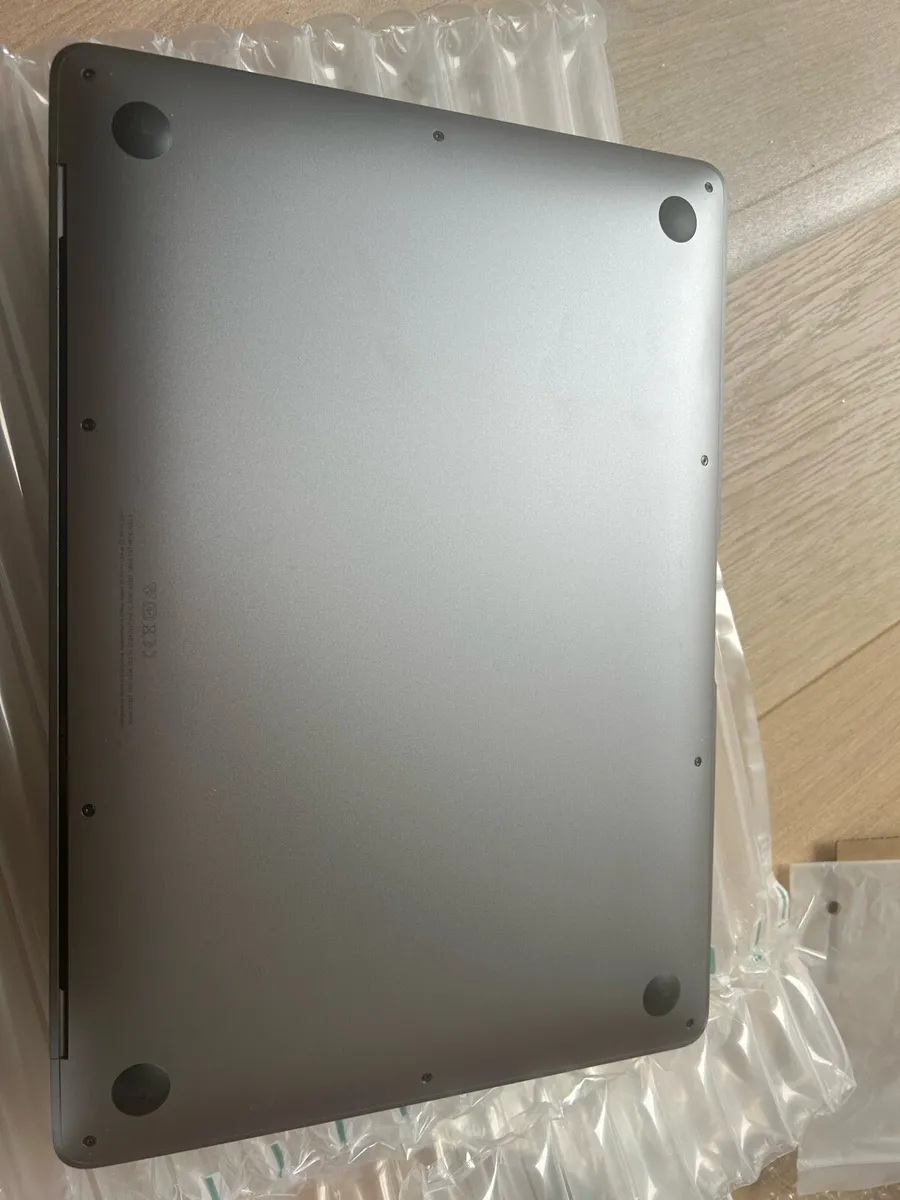 Apple MacBook Air 2020 - Image 2