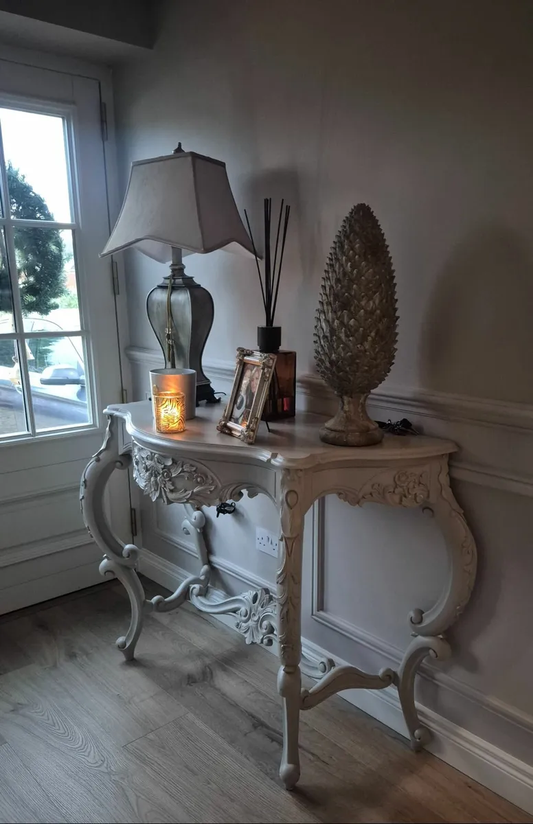 Console table - Image 1