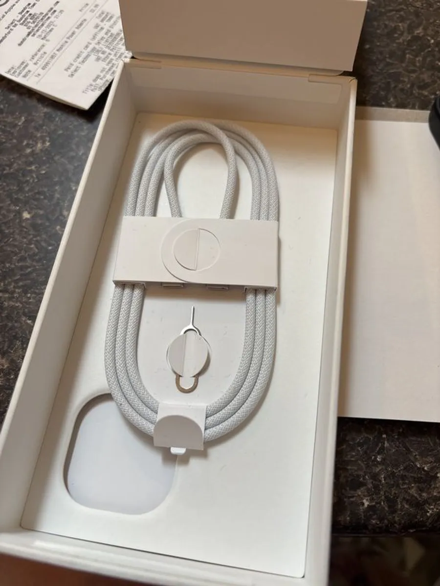 iphone 15 black 128GB - Image 4