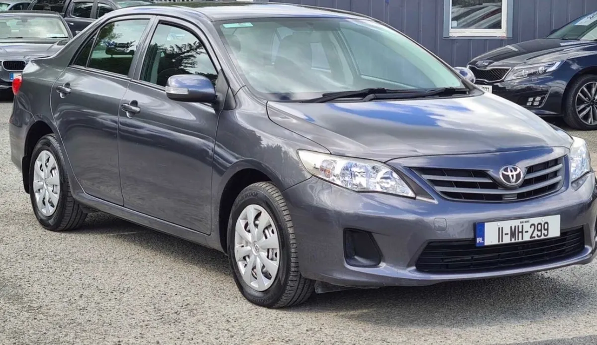 Toyota Corolla 2011 - Image 2