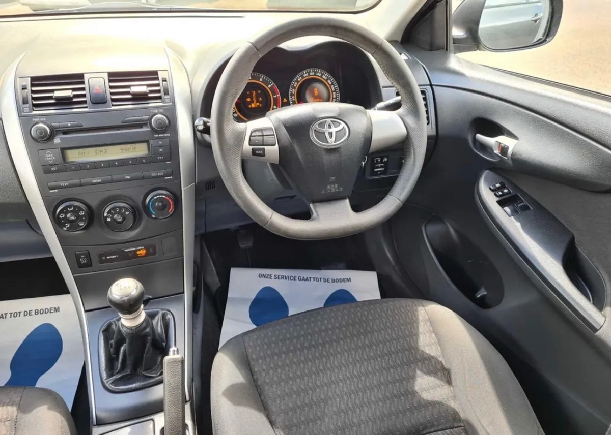 Toyota Corolla 2011 - Image 3