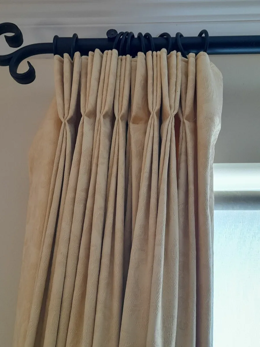 2 pairs of curtains for sale - Image 1