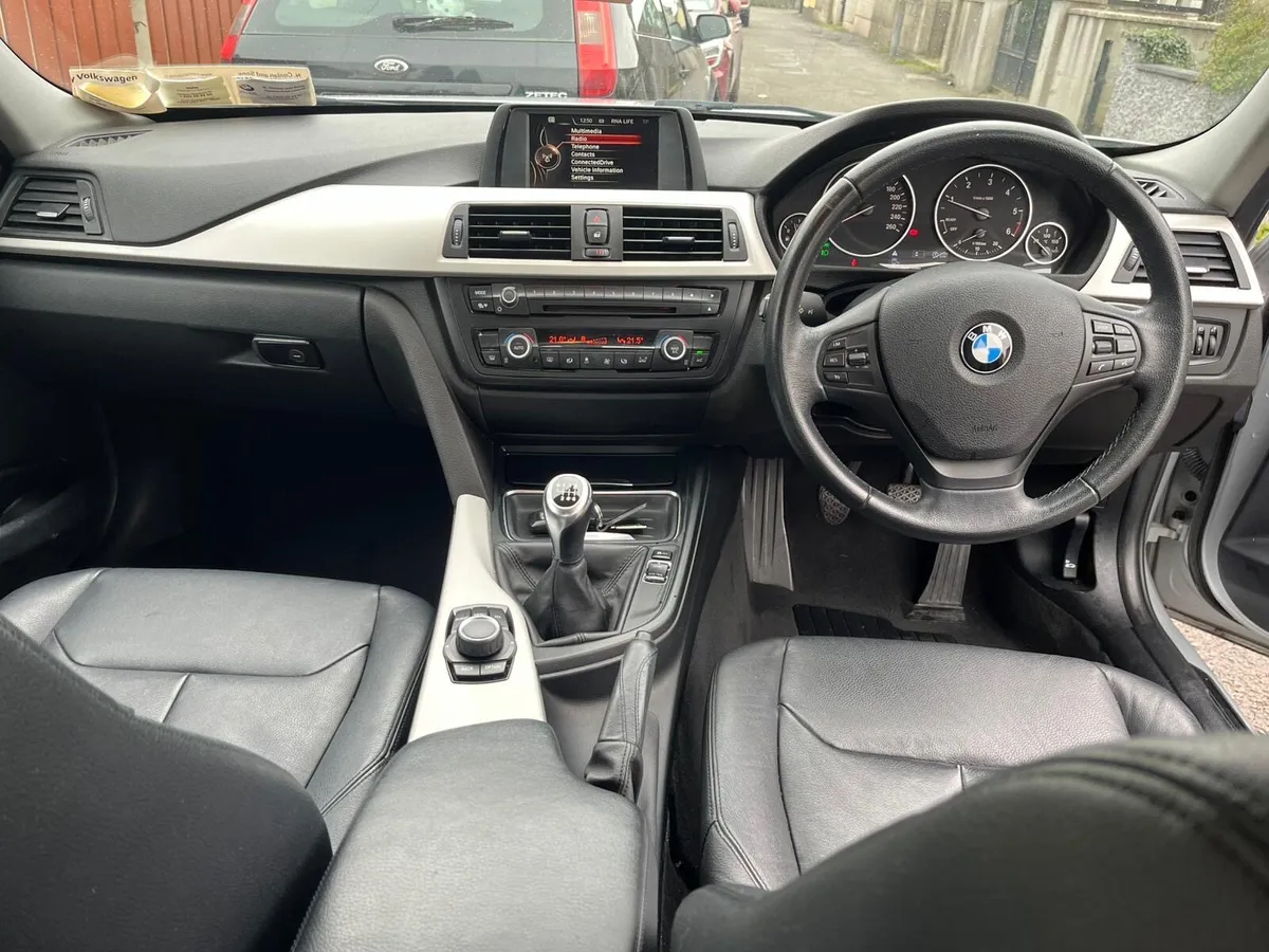 BMW 318D 2.0 disel  low km 244km - Image 4