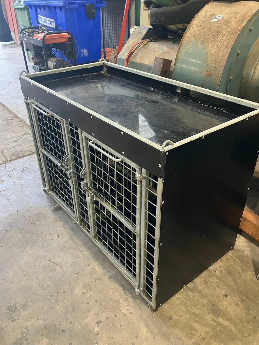 Dog cage. - Image 2