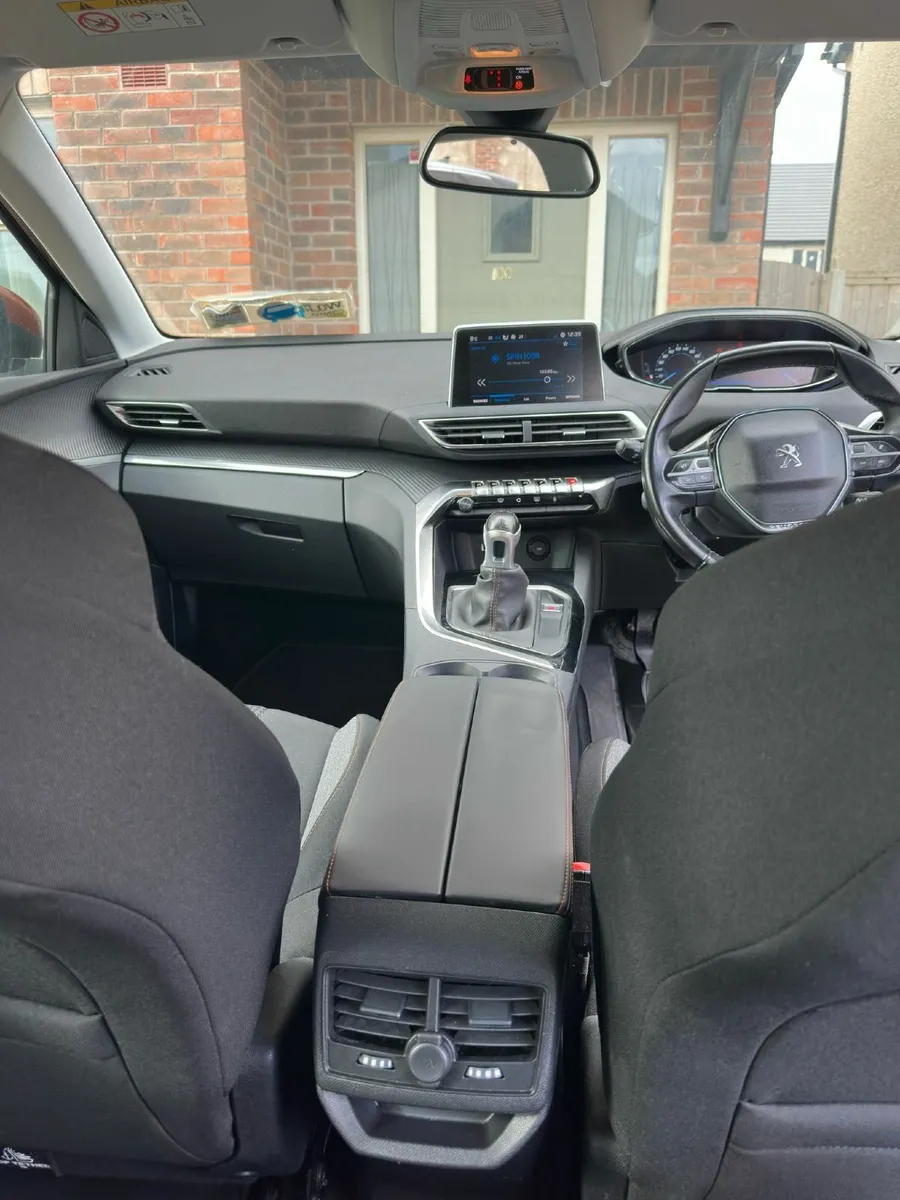 Peugeot 3008 2018 - Image 2