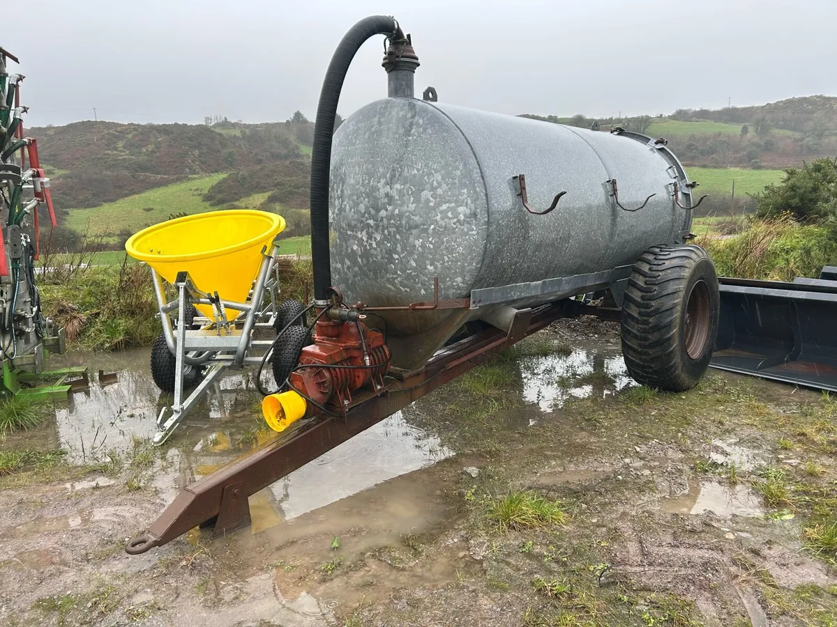 Rossmore 1100 gallon slurry tank - Image 1